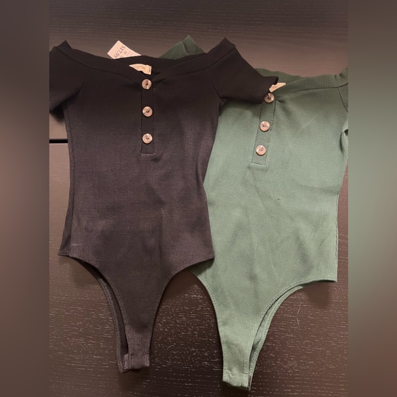 BOTH Black & Green off the shoulder bodysuit Sz M - Picture 3 of 4